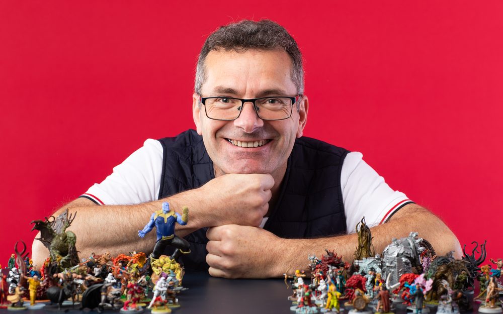 Frédéric et sa collection de figurines de jeu